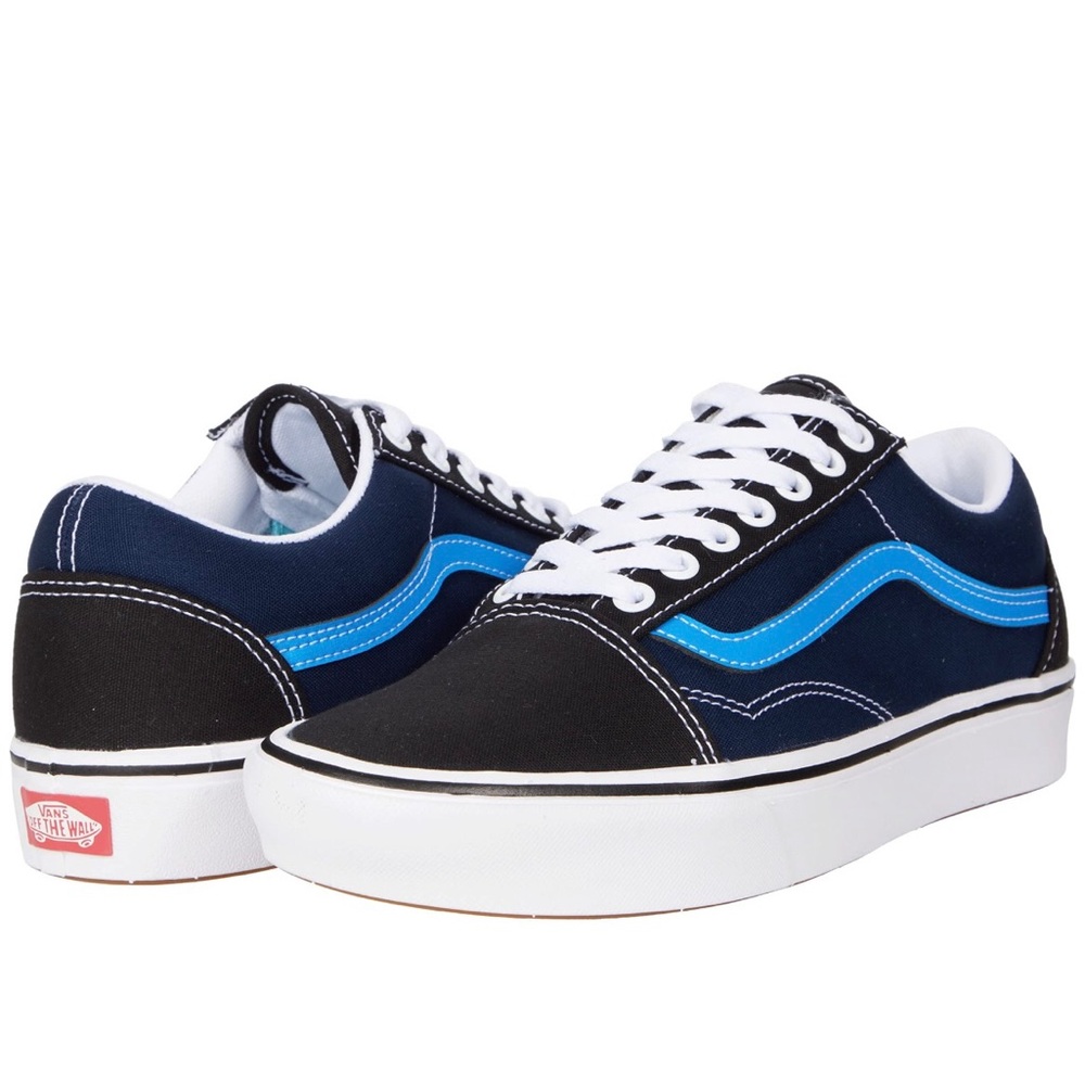 NWT and NIB Vans Comfycush old skool black and dress blue.